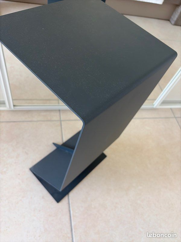 Table de chevet Moroso Mark Table – Design Marc Thorpe – État neuf (image 3)