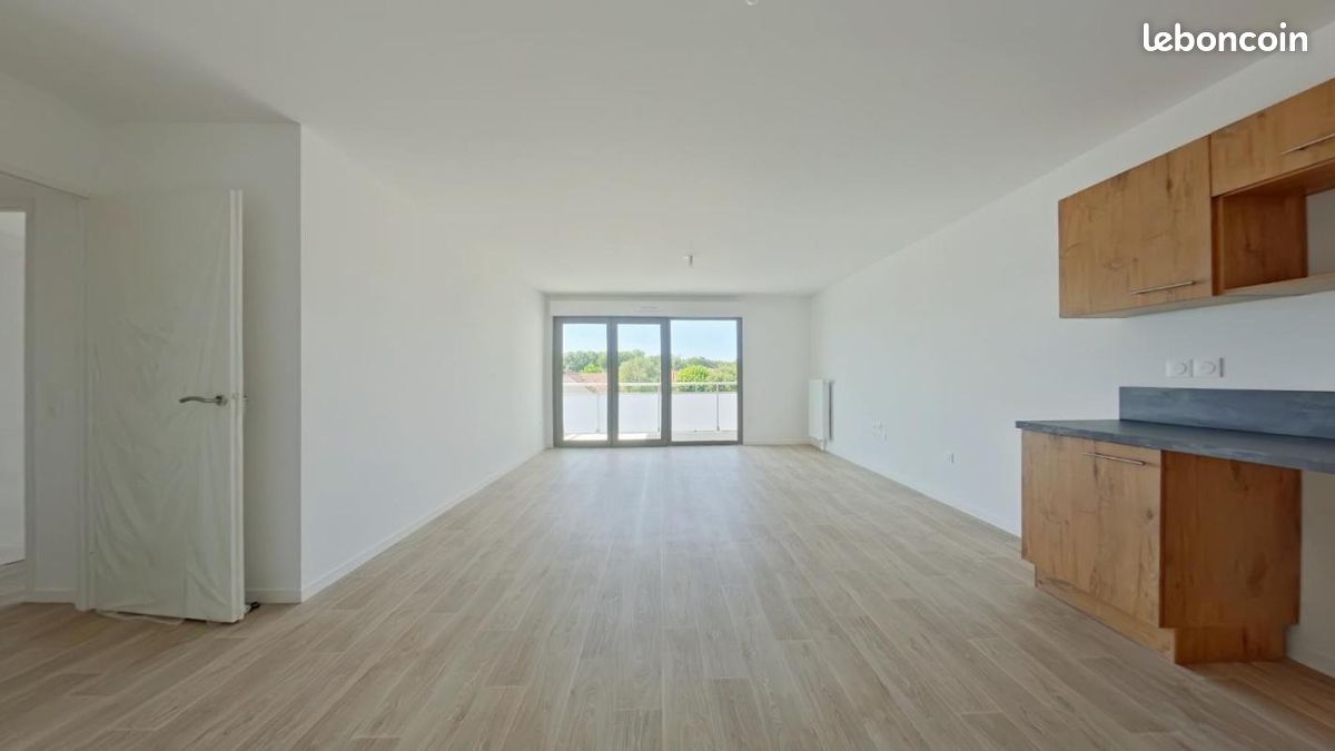 Appartement 4 pièces 81 m² · à Poitiers · 81 m² · 945 €