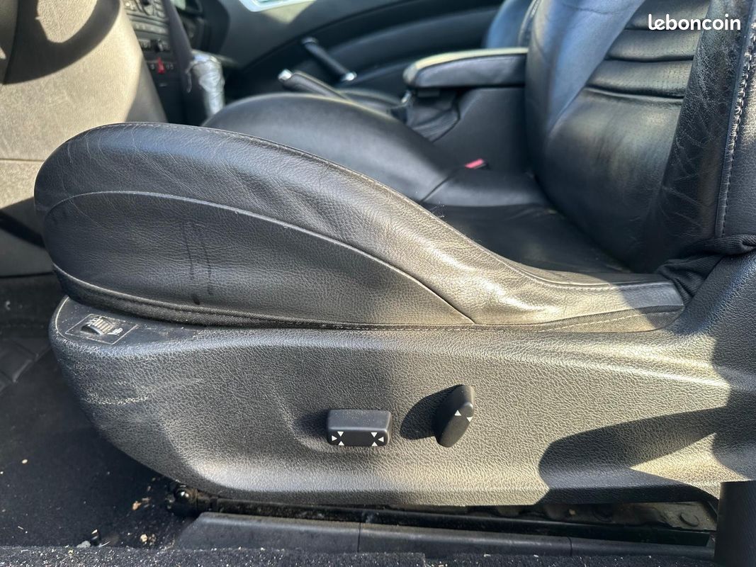 Peugeot 407 COUPE 2.7 HDI GRIFFE (image 21)