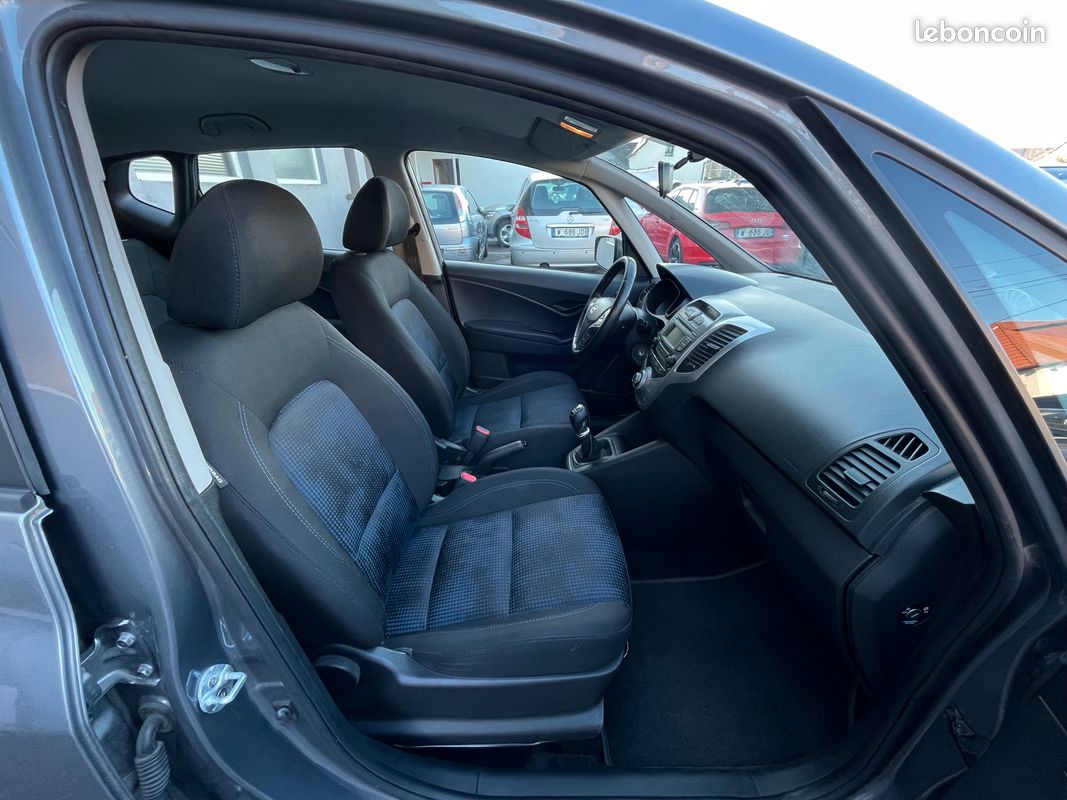 Hyundai ix20 1.6 CRDi 115CH PACK Premium Véhicule Révisé et Garantie (image 5)