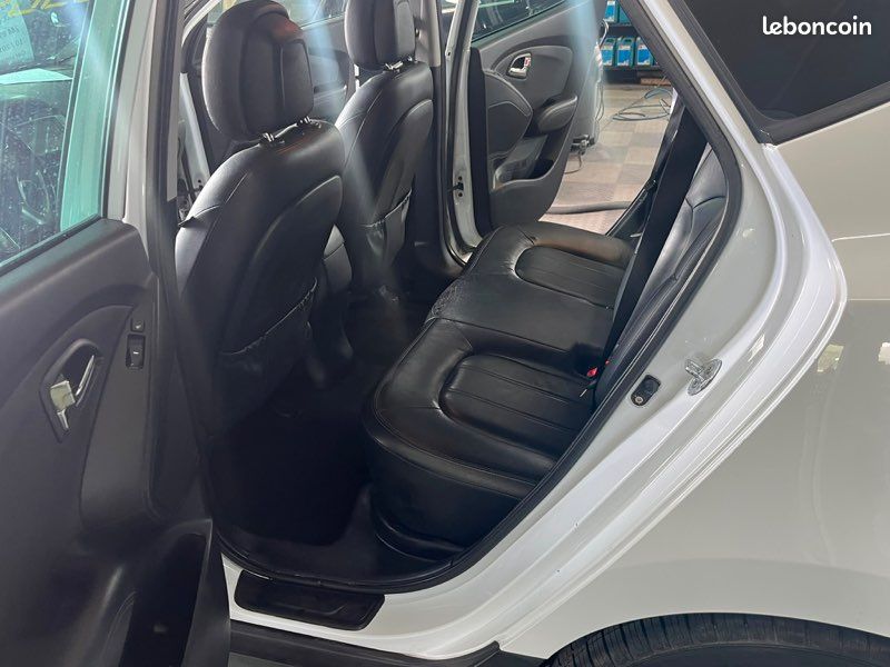 Tres BEAU 4X4 HYUNDAI IX 35 BVA 185CH BLANC REVISEE (image 4)