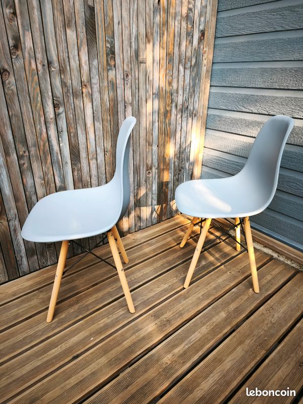 Lot 2 chaises (image 2)