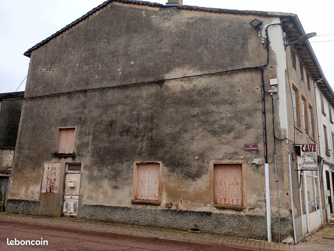A vendre maison de village avec ancien commerce fort potentiel 35 000 (image 3)