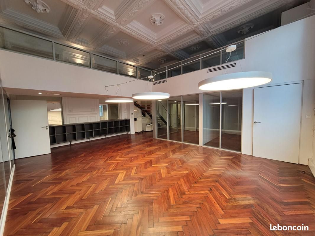 Immeuble 220 m² · à Lille · 220 m² · 890 000 €