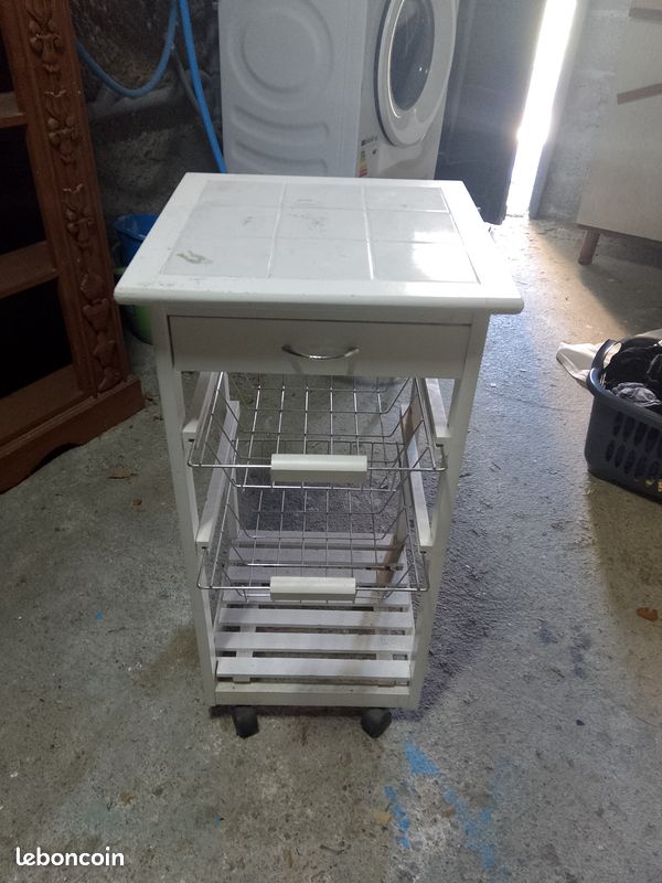 Petite étagère à roulettes pour la cuisine (image 1)
