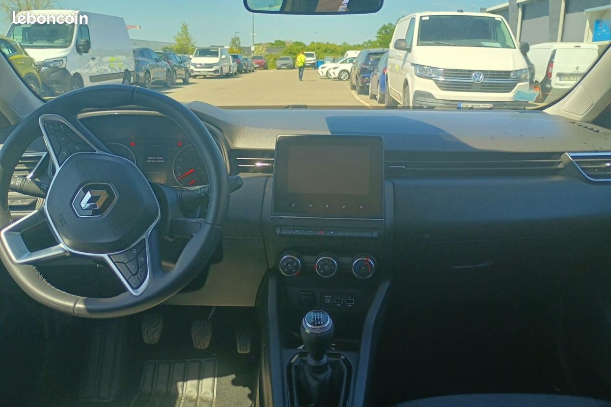 RENAULT Clio TCe 90 Equilibre (image 9)