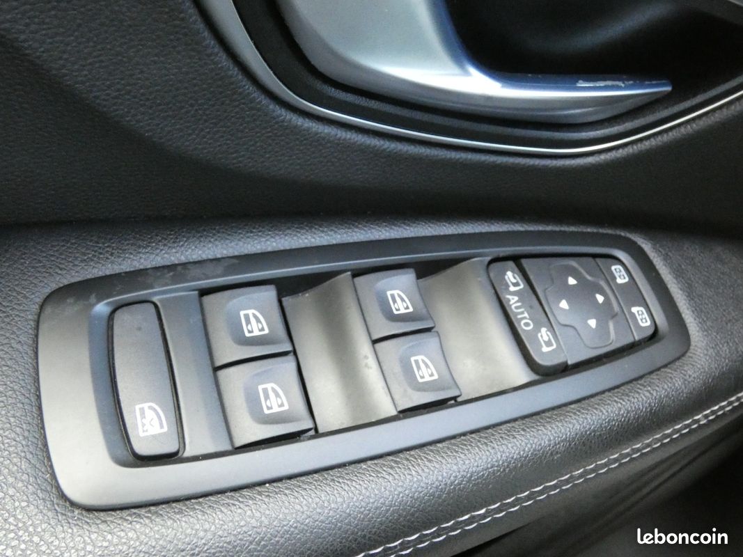 RENAULT SCENIC IV BUSINESS dCi 110 EDC Business (image 25)
