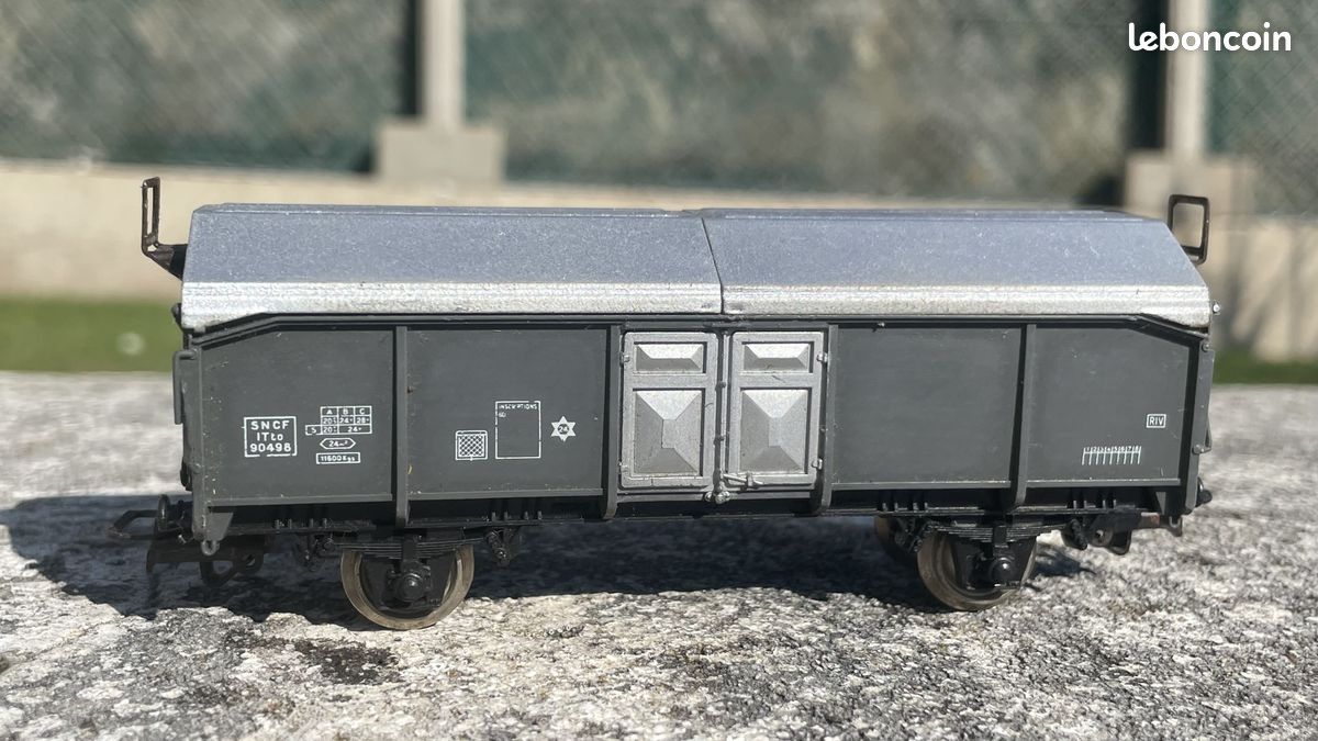 Trains, HO, Jouef, wagon à essieux toit ouvrant en 2 parties (n°1) (image 1)