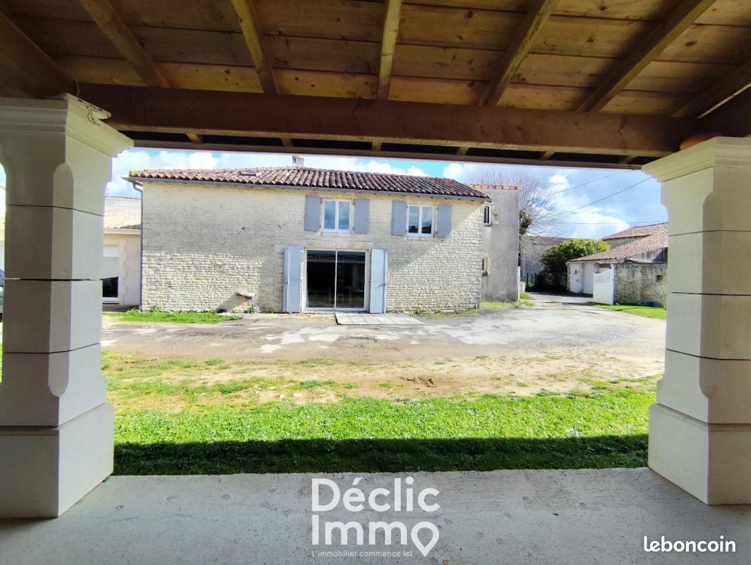 Maison 6 pièces 160 m² · à Brie · 160 m² · 280 000 €