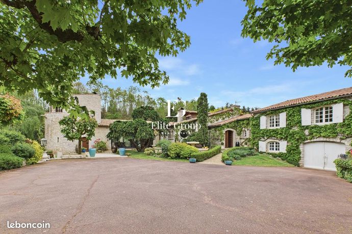 Maison 14 pièces 415 m²