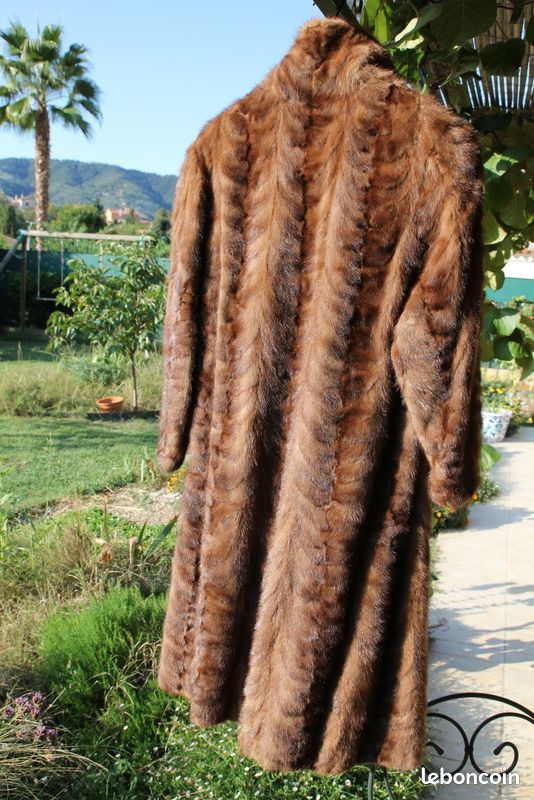 Manteau en fourrure de vison couleur marron (image 2)