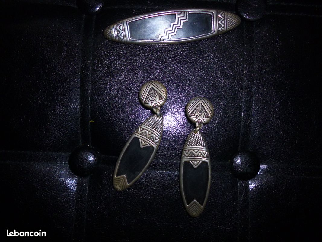 Boucles d'oreilles et broche Daniel Hechter (image 1)