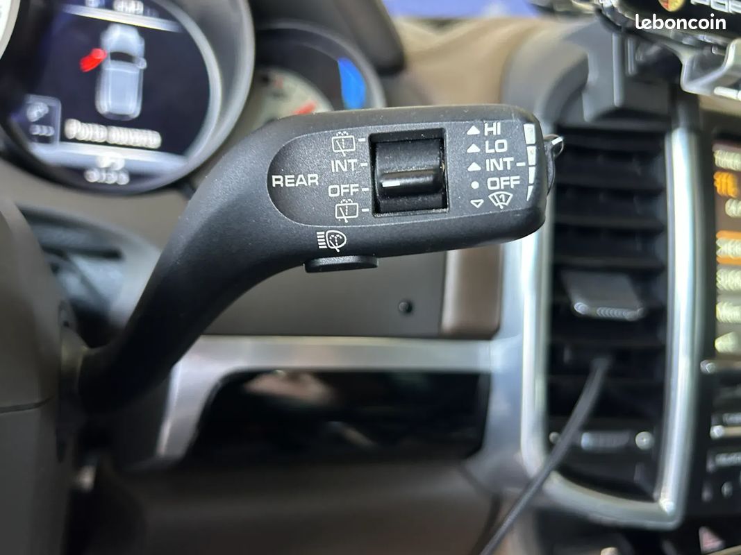 PORSCHE Cayenne 3.0 D 262ch Platinum Edition - 2016 - Toit ouvrant - Boîte auto (image 27)
