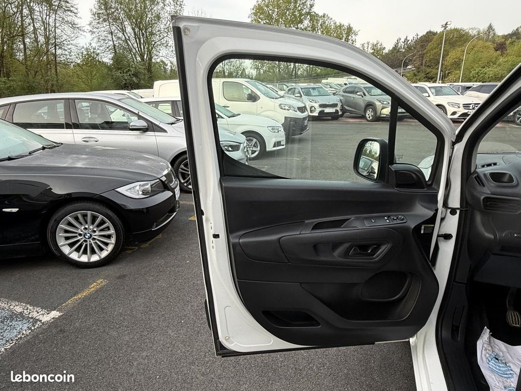 CITROEN BERLINGO 1.5 BlueHDi - 75 Fourgon M Worker 1000 kg TVA RECUPERABLE + ATTELAGE + CAMERA AR (image 28)