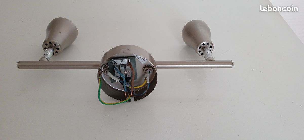 Petit plafonnier avec ses 2 ampoules (image 2)