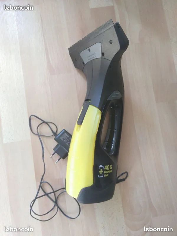 Vends Lave-vitres Karcher avec son chargeur 20 (image 1)