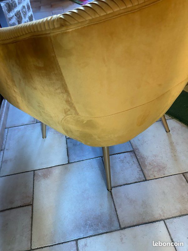 Fauteuil et pouf (image 3)