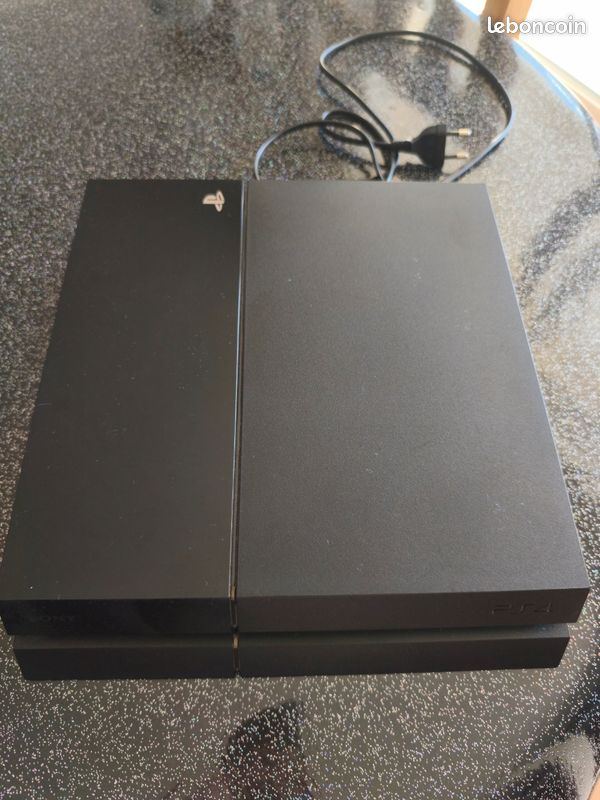 Console Playstation 4 - Très bon état (image 1)
