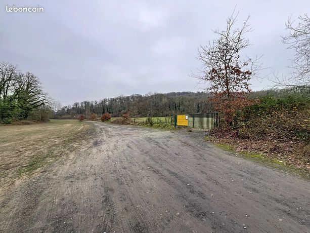Terrain 16645 m² Festieux