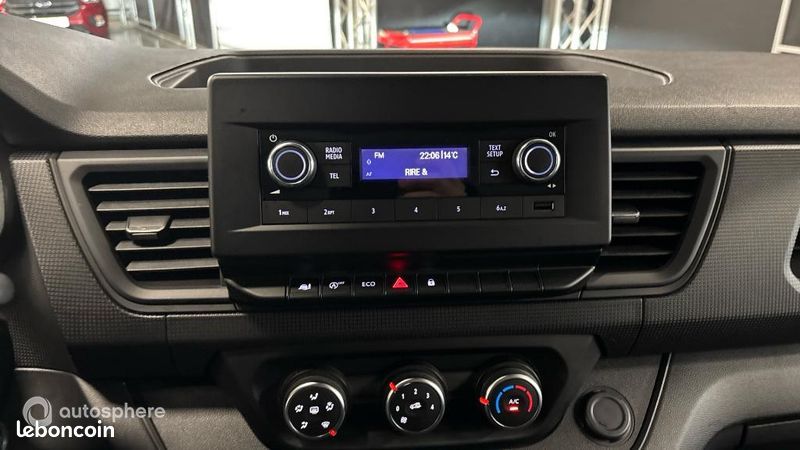 Renault Trafic Véhicule utilitaire ou Société L1H1 3T 2.0 Blue dCi 130ch Confort (image 27)