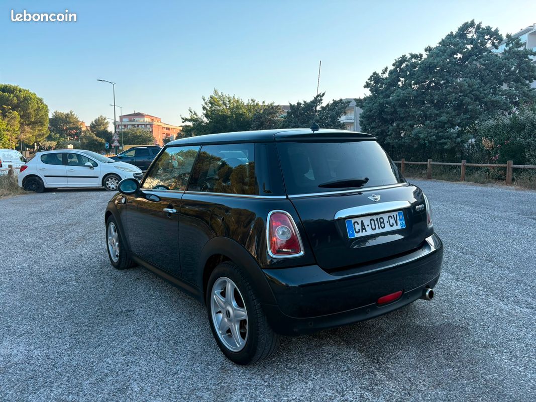Mini Cooper 1.6i 120 B.V.A (image 2)