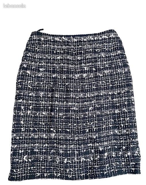 Authentique jupe en tweed Chanel collection permanente taille 38 (image 1)