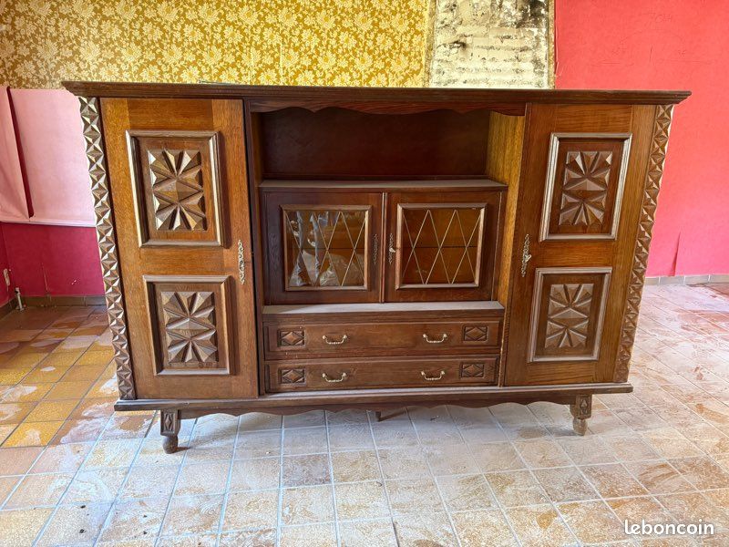 Buffet en bois (image 1)