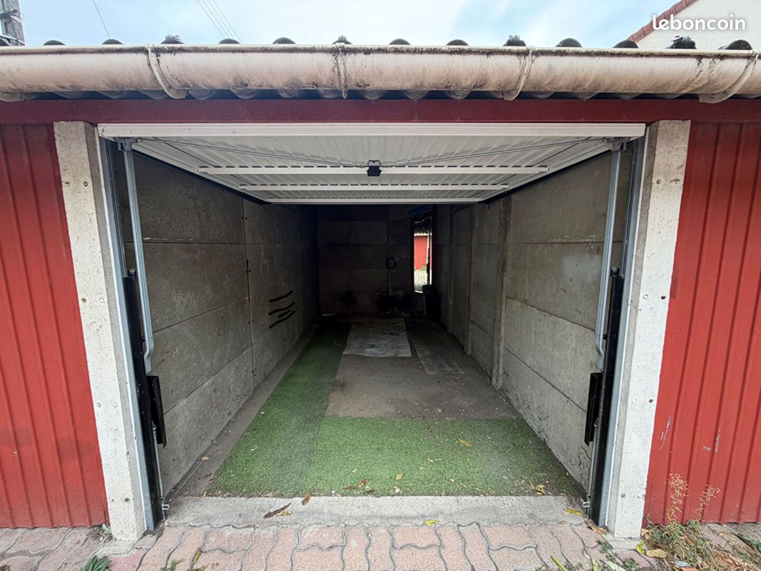 Parking/box 1 pièce MANTES LA JOLIE · à Mantes-la-Jolie · 105 €/mois