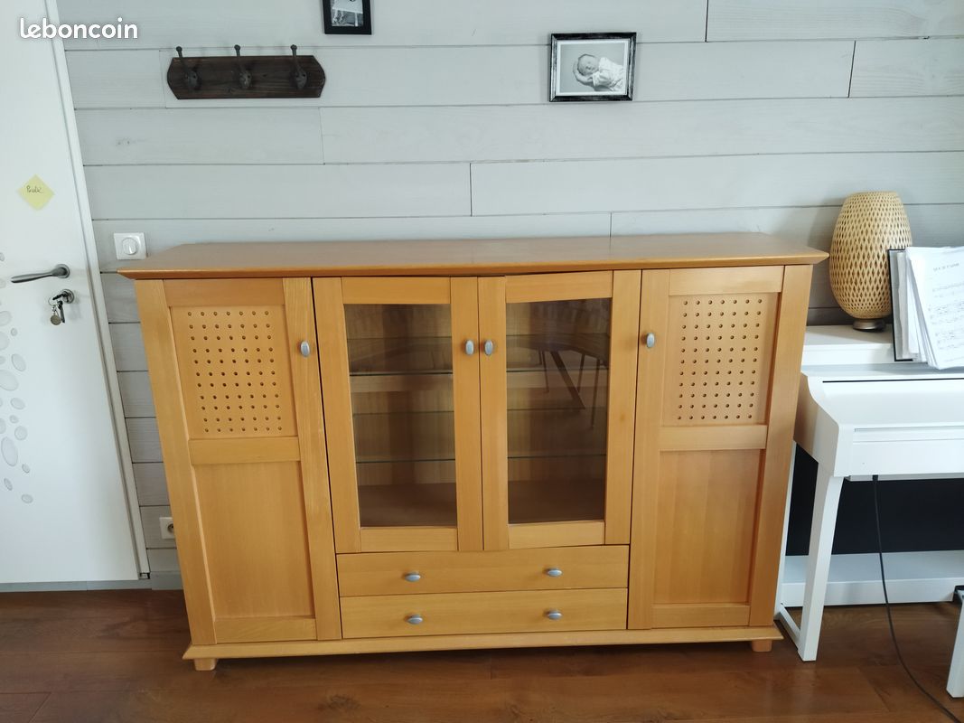 Buffet , table avec rallonge et 4 chaises couleur chêne clair (image 1)