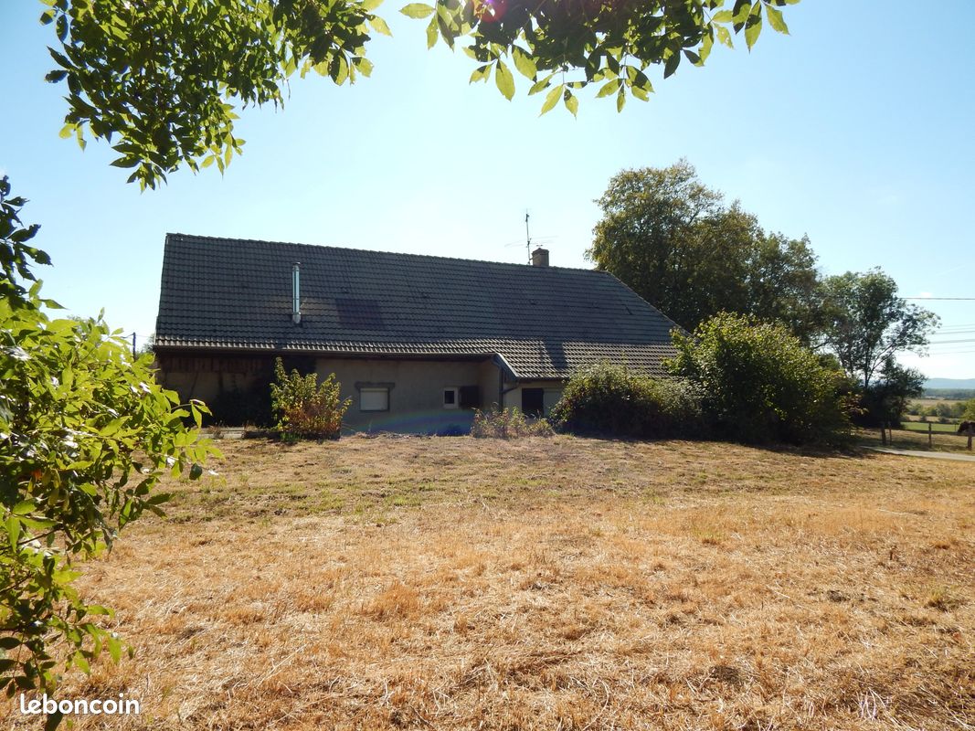 Maison 6 pièces 118 m² · à Bletterans · 118 m² · 185 000 €