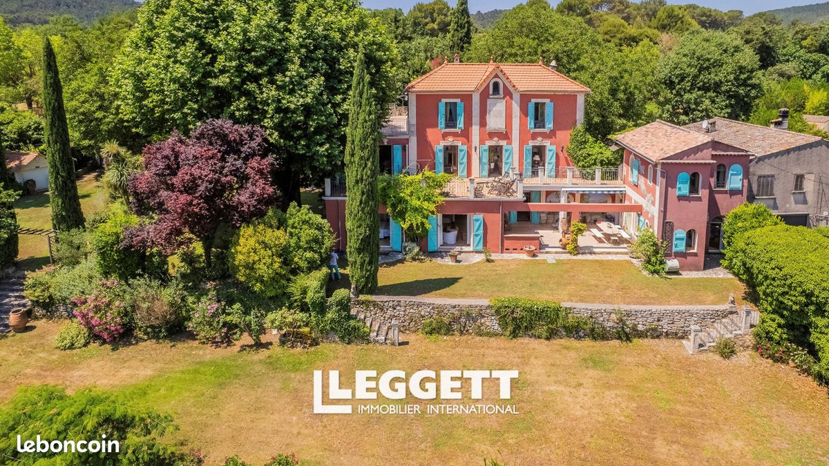 Maison 9 pièces 247 m² · à Correns · 247 m² · 779 000 €