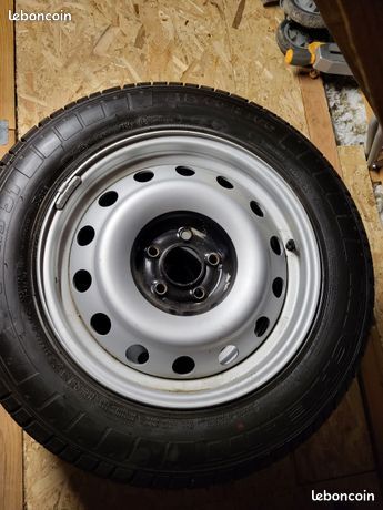 Roue complète jantes et pneu michelin agilis 51 215/60/16c (image 1)