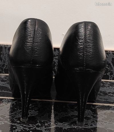 Chaussures escarpins noirs Minelli Pointure 39 friperie pas