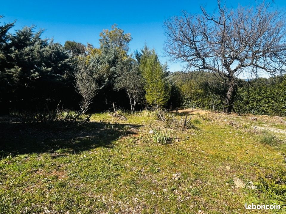 Terrain 532 m² Le Thoronet · 119 000 €