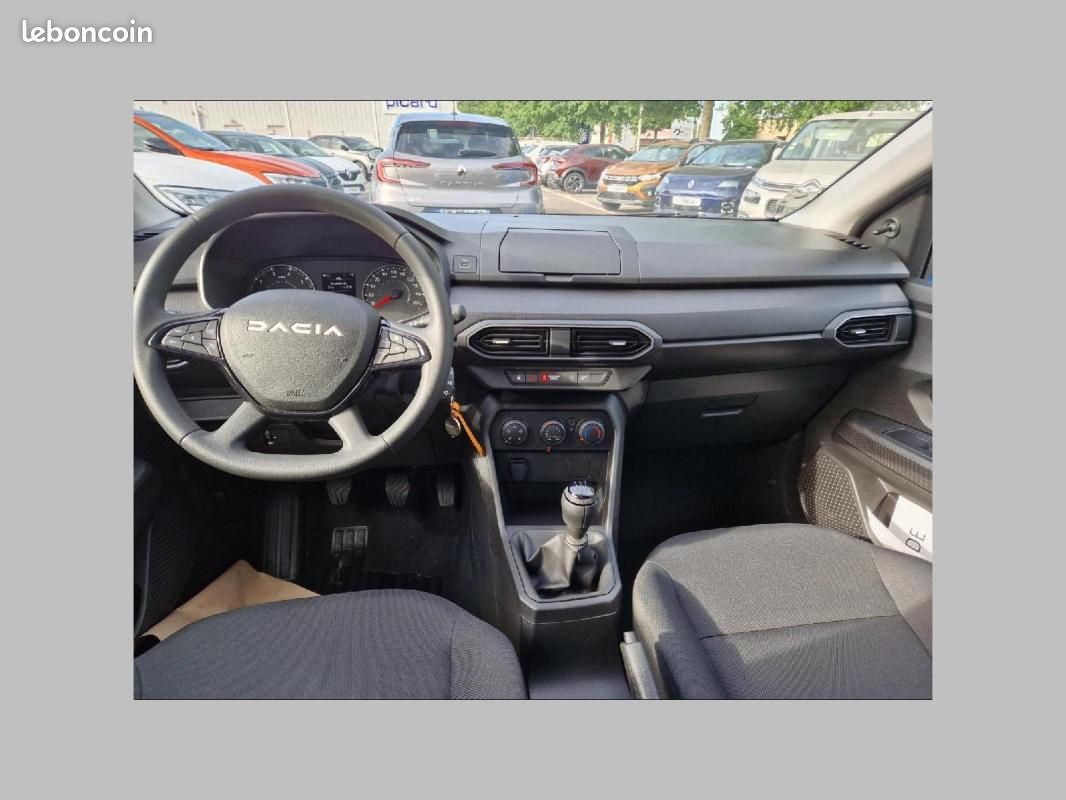 Dacia Sandero SCe 65 Essential (image 10)