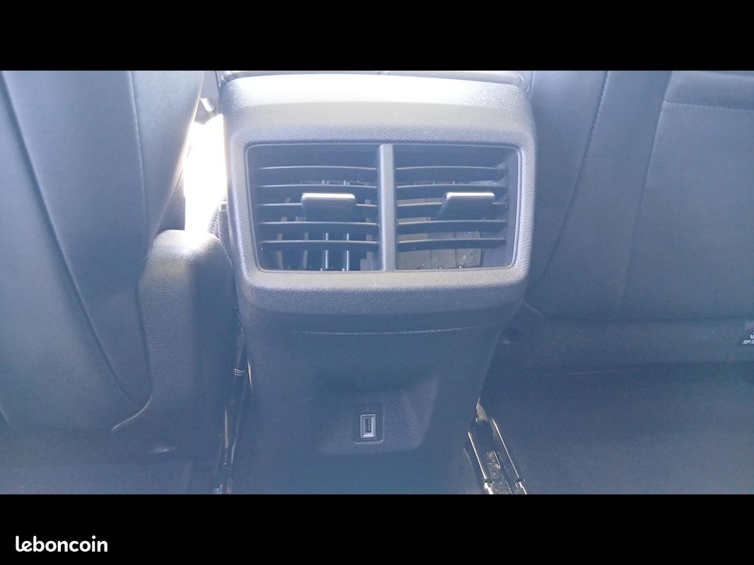 Citroen C5 Aircross 1.6 Hybride rechargeable 225 MAX + TOIT OUVRANT / VISION 360 / JANTES 19 / COFFR (image 28)