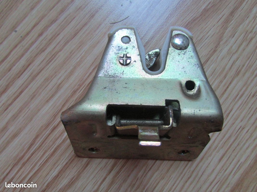 Gache hayon peugeot 205 (image 1)