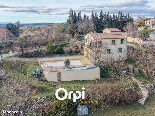 Villa 5 pièces 140 m²