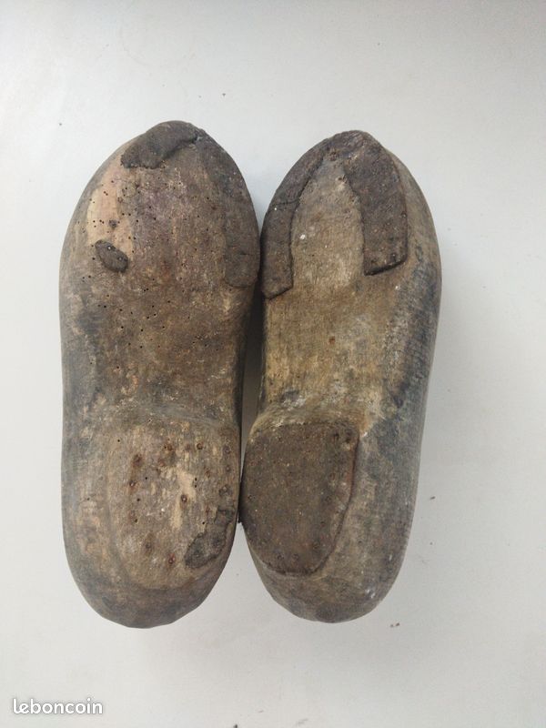 Objets déco anciens – sabots en bois vintage (image 3)