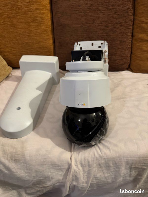 Axis Communications Q6155e À VENDRE – Caméra Axis Q6155-E