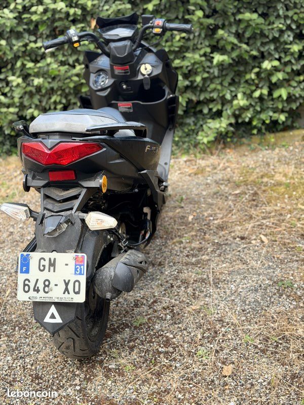Scooter 50cc jm motor 4T ( accepte l’échange) (image 2)