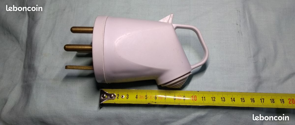 Fiche mâle Legrand 32A 400V Triphasé (3P+T) - Neuf Réf 055805 (image 8)