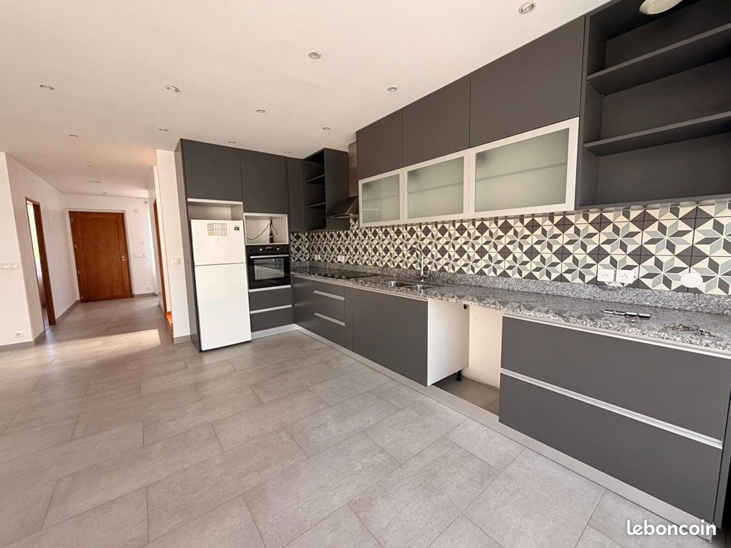 Maison 8 pièces 160 m² · à Chatou · 160 m² · 2 600 €/mois