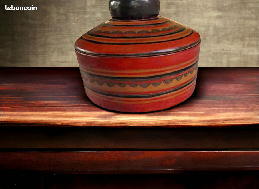 Grand Cadre Photo Touareg En Cuir Repoussé (34 Cm) - Artisanat Du Niger