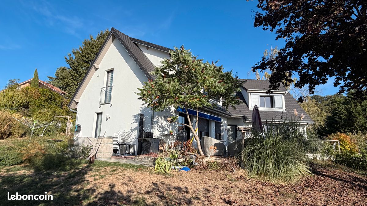 Maison 10 pièces 250 m² · à Maule · 250 m² · 815 000 €