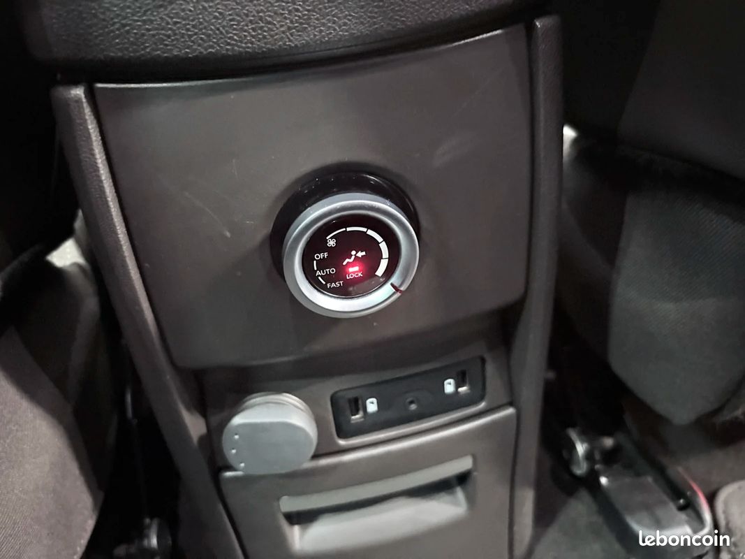 Renault ESPACE V 1.6 DCi Zen - Sièges chauffant x massant (image 33)