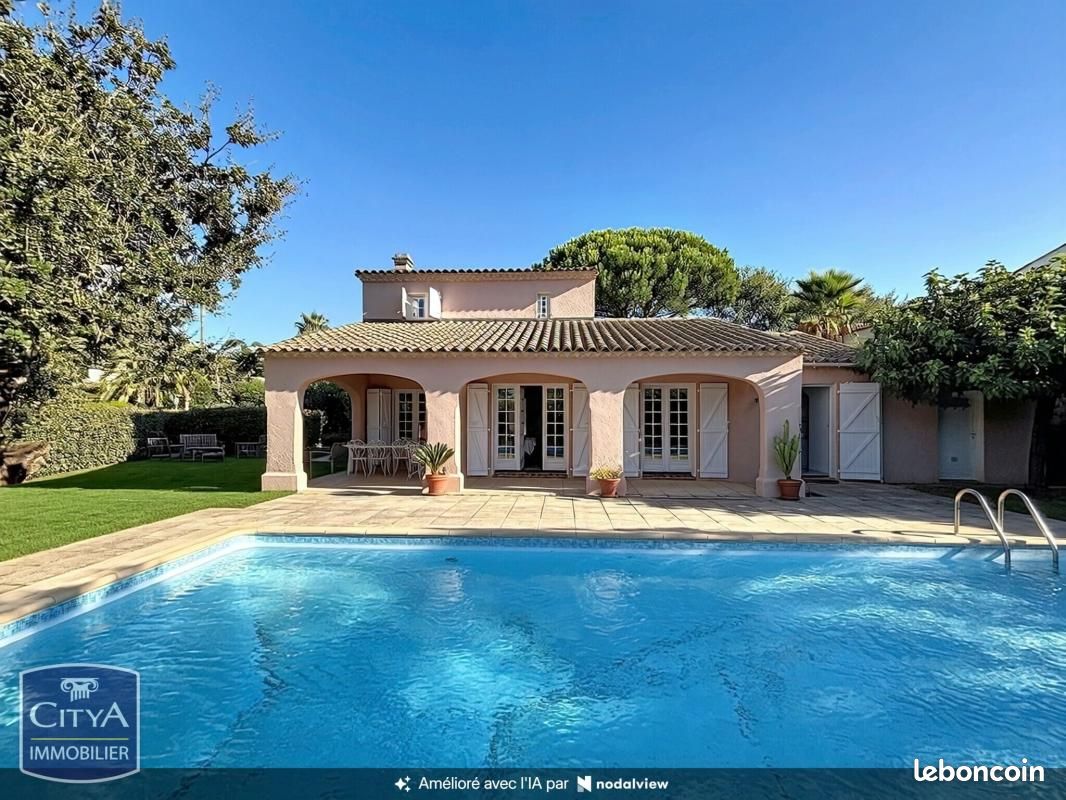 Maison 4 pièces 114 m² · à Grimaud · 114 m² · 1 100 000 €
