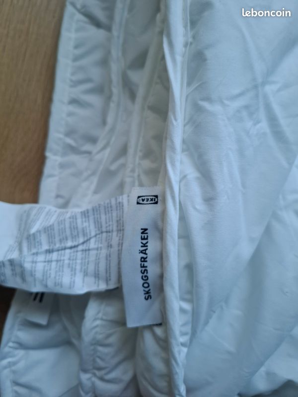 Couette ikea SKOGSFRÄKEN
Couette, chaude, 240x220 cm (image 1)