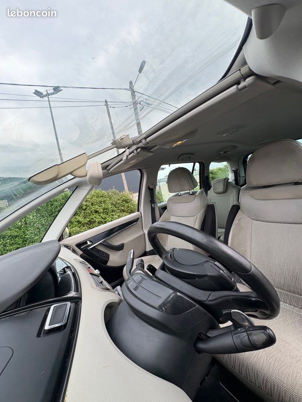 Citroën C4 Picasso Boîte automatique 2013 (image 4)