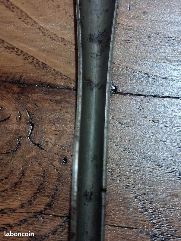 Ouvre bote le snge à la surface pquetée